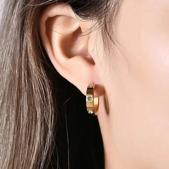 💎212💎 PETITE LOVE EARRINGS DIAMOND 18K GOLD C-HOOP